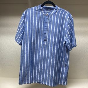 SHEIN Men’s blue & white striped partial button down shirt